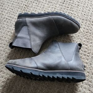 Sorel Womens Gray Chelsea Boots size 11